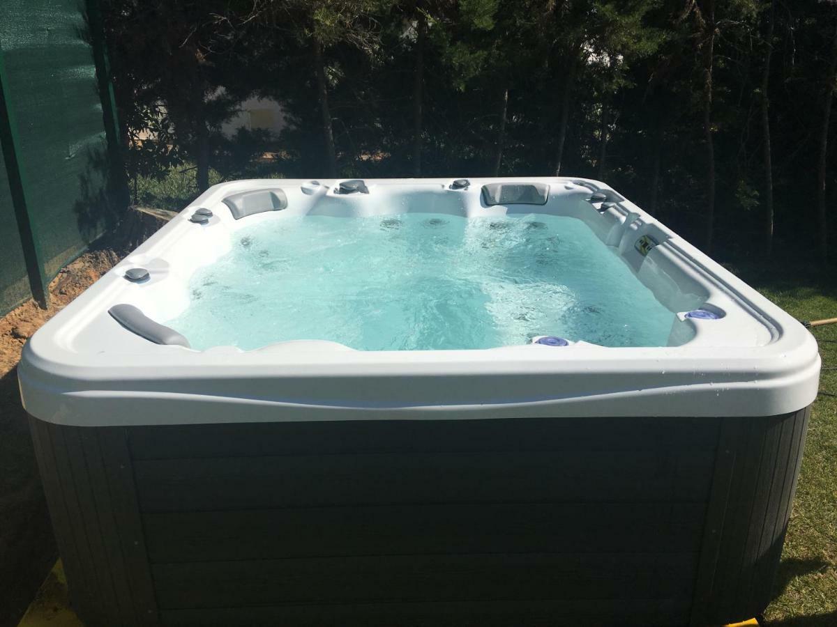 Zen - Beautiful Private Pool-heating Option, Hot Tub, Beautiful Garden Villa *